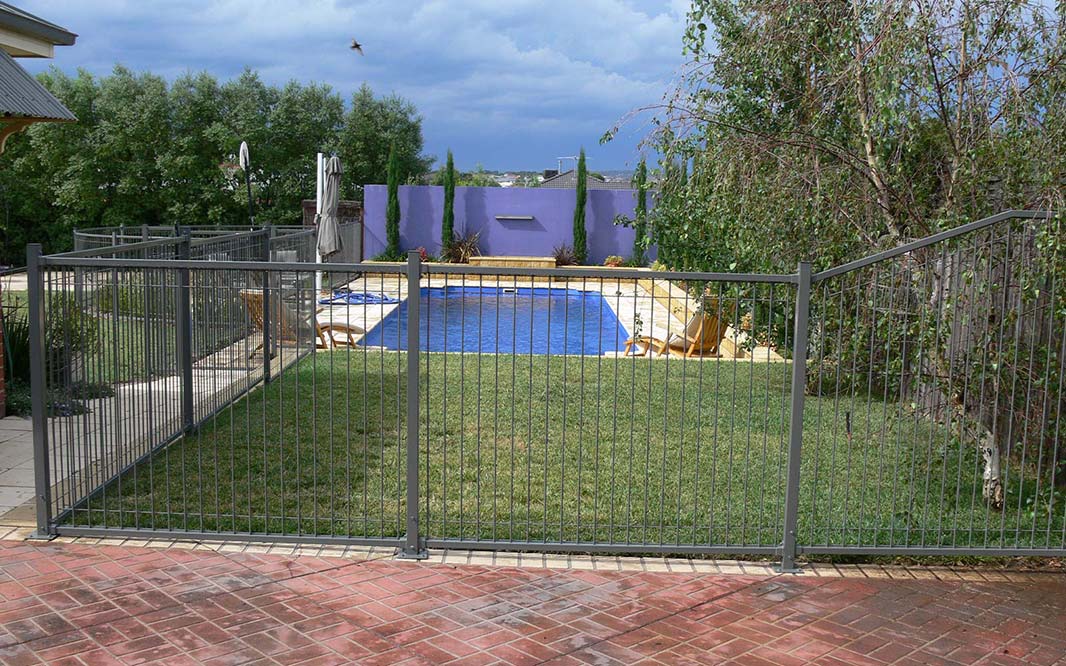 Pool Fencing with Steel and Glass