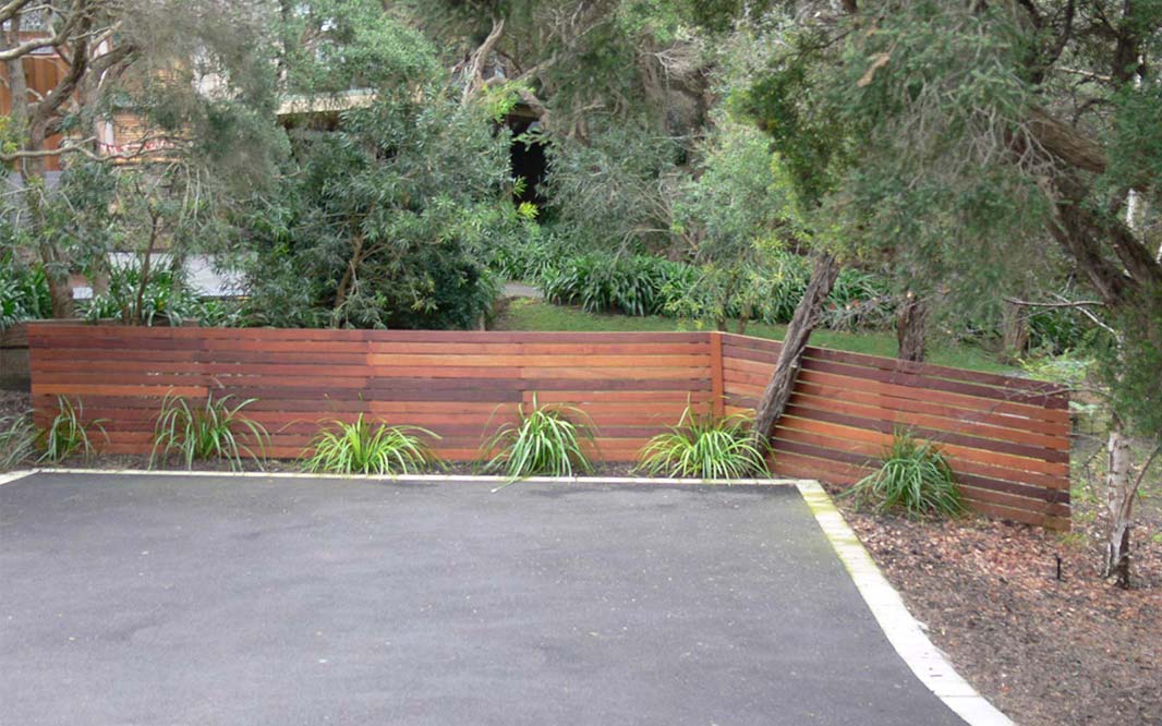 Garden using slat fencing