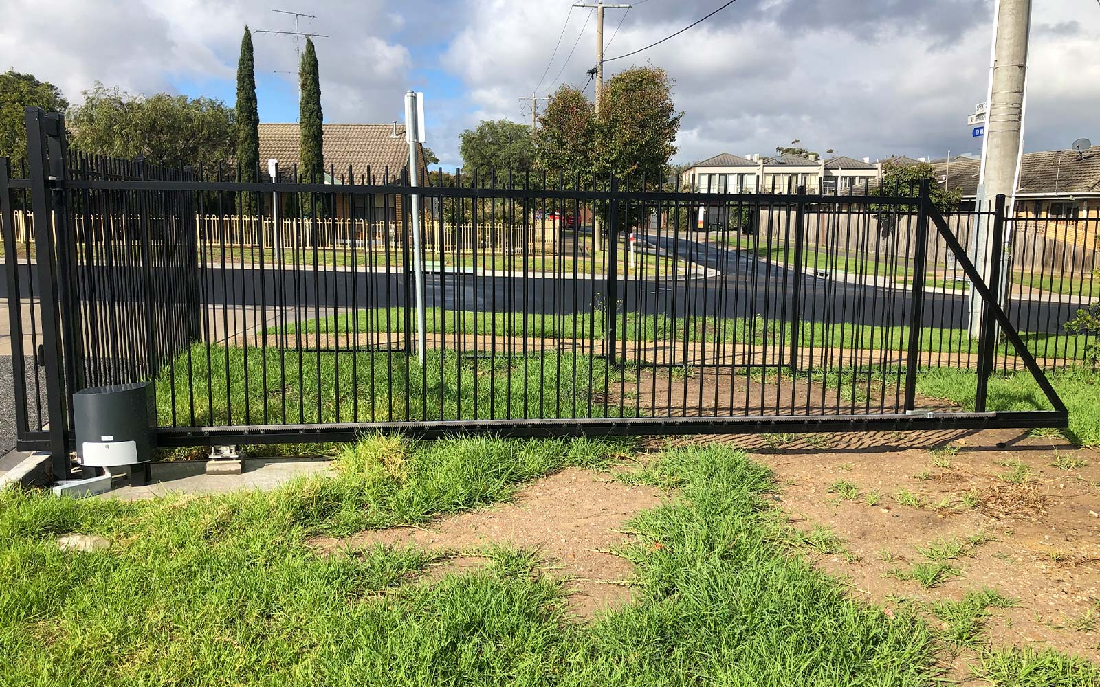 Cantilever Sliding Gate